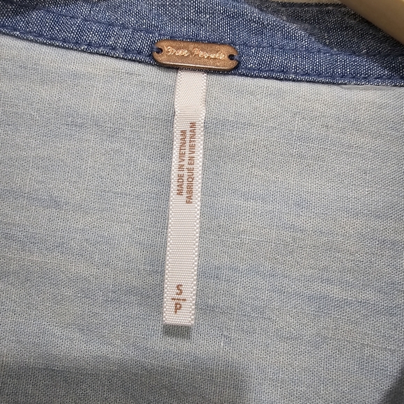 Free People Bandana Bandit Printed & Embroidered Button Down Size S - Picture 7 of 16